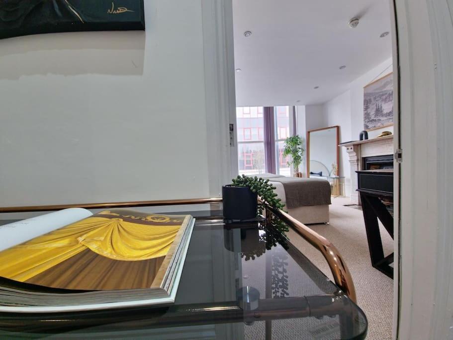 The Stray Adjacent, Interior-Designed 2-Bed Apartment- Luxury 哈罗盖特 外观 照片